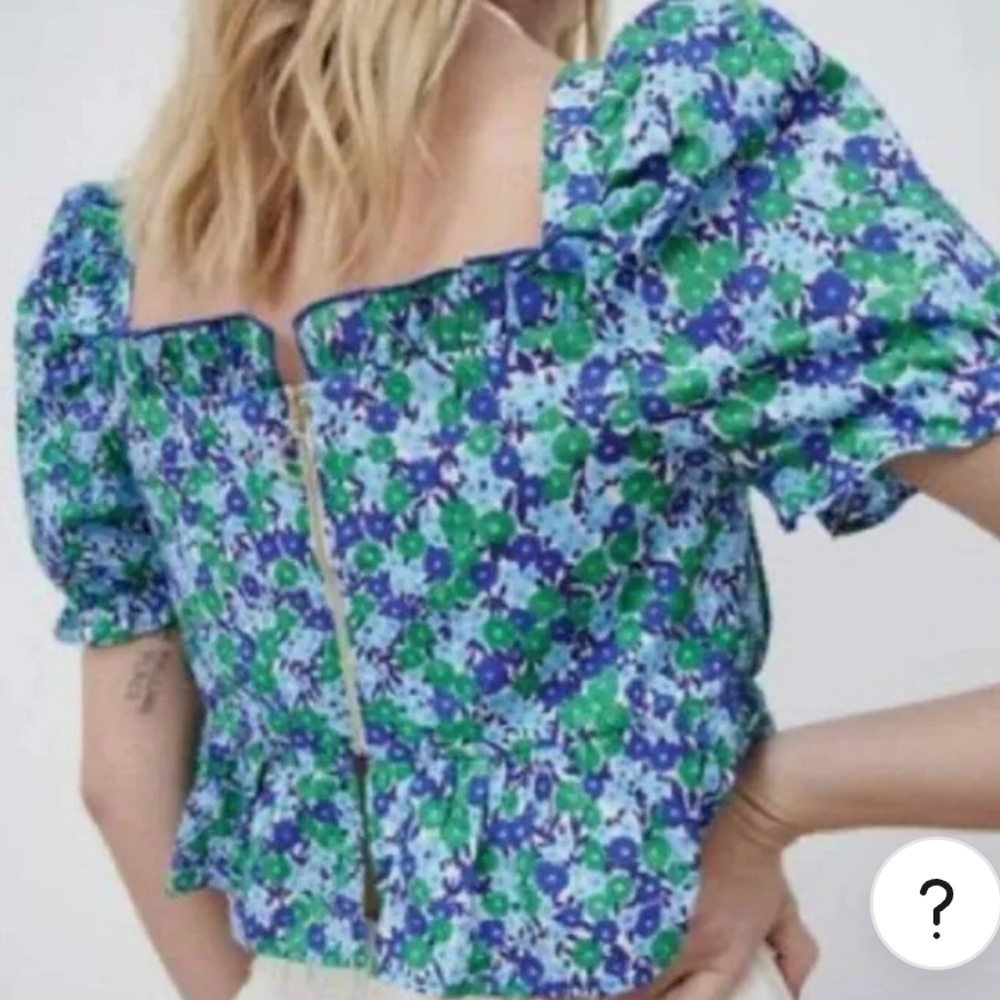 Zara dainty ditsy floral puff sleeve Milkmaid crop. Blue, green, purple. Small - Picture 2 of 16
